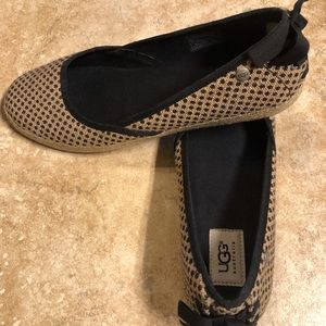 Ugg Khaki/Black Flats